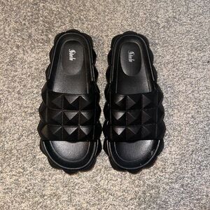 Women’s chunky black slides, size 8